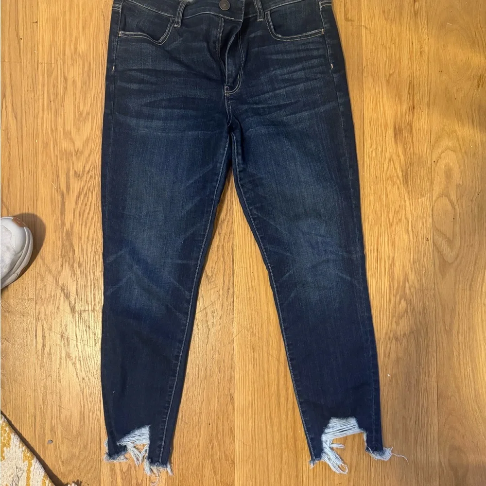 American Eagle Outfitters Women's Distressed Dark Blue Cropped Jeans - Picture 5 of 5